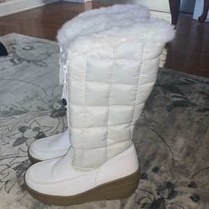 CANYON RIVER BLUES white lined snow boots 6.5